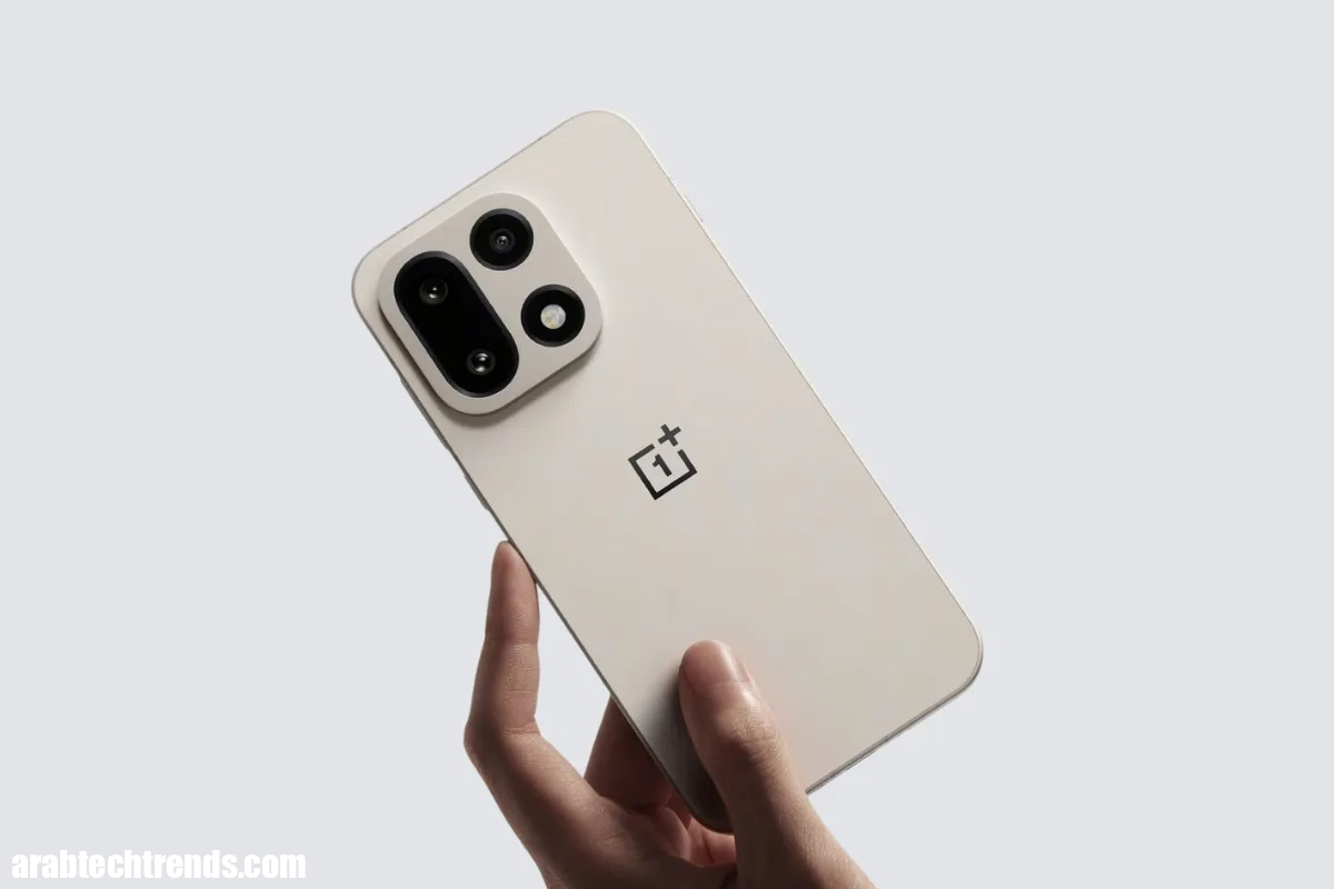 تتميز النسخة الأعلى من هاتف OnePlus 15 بذاكرة عشوائية أسرع من الإصدارات الأخرى