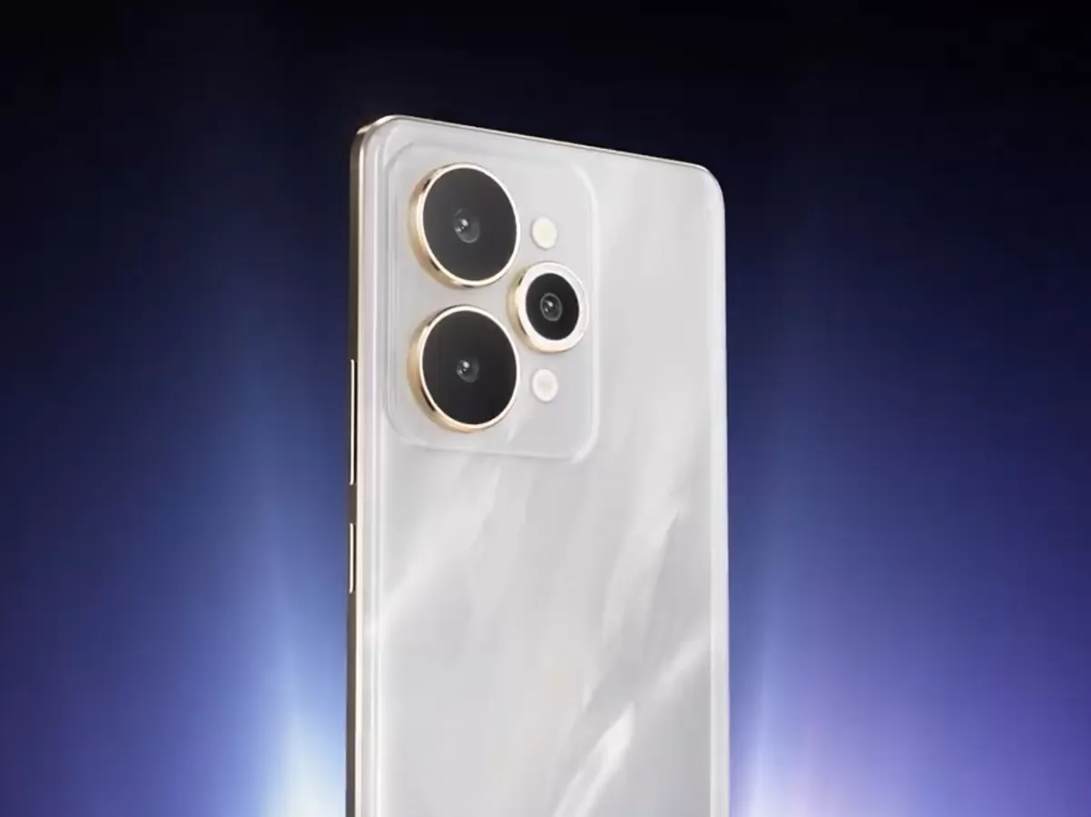 معالج جديد وقوي في Realme 16 Pro+ يفوق أداء Snapdragon 7 Gen 4