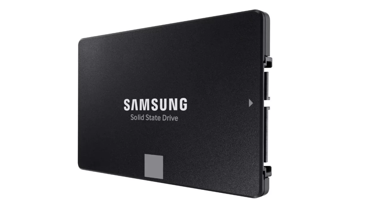 سامسونج ترد رسميًا على أنباء توقف إنتاج أقراص التخزين SATA SSD