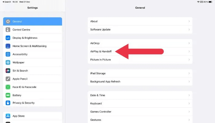 كيفية استخدام Universal Control مع جهاز iPad و Mac - أدلة Apple UniversalControl Handoff.jpg - كيفية استخدام Universal Control مع iPad و Mac
