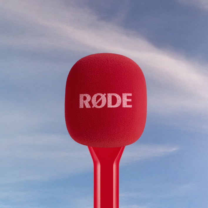 rode interview go amazon feature to the sky red 4000x4000 rgb- محول لاسلكي لميكروفون المقابلة المحمول بألوان متعددة
